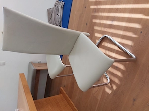 Weiße stühle zu verschenken  Bild 2