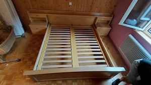 Altes aber gut erhaltenes Ehebett  Bild 2