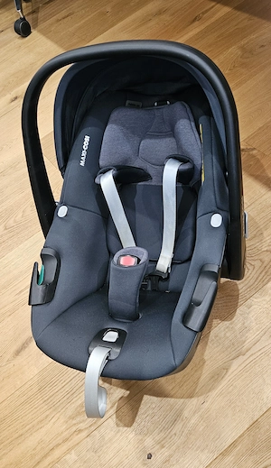Maxi-Cosi Pebble 360 i-size inkl. Station Bild 2