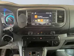 Opel Vivaro Bild 11