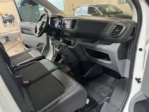 Opel Vivaro Bild 17