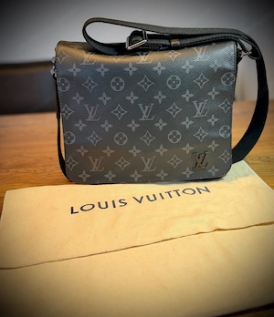 Louis Vuitton District Umhängetasche Bild 4