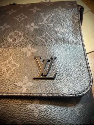 Louis Vuitton District Umhängetasche Bild 2