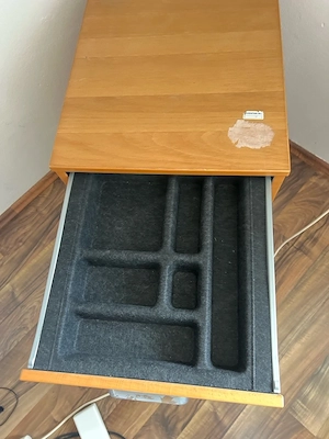 Büroschrank Bild 2