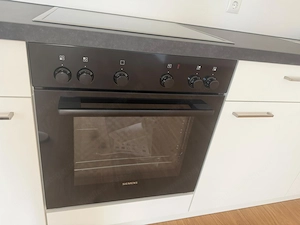 Neue Küche mit Blum-Scharniere und Siemens Geräte Bild 3