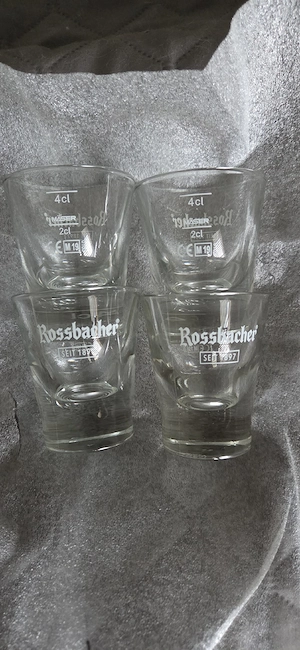 Vier Gläser Rossbacher