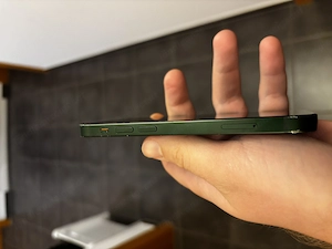 IPhone 13 mini in grün Bild 2