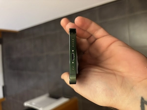 IPhone 13 mini in grün Bild 3