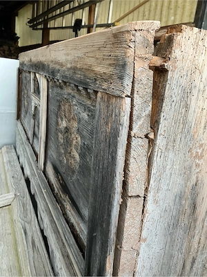 alte holztruhe renovierungsbedürftig Bild 5