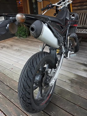 Rieju MRT 50 E5 All Black PRO Top Zustand, nur 2.400 km  Bild 5