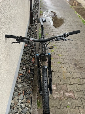 Specialized Turbo Levo E-MTB Carbon Fully. Bild 5