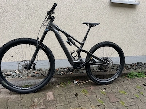 Specialized Turbo Levo E-MTB Carbon Fully. Bild 2