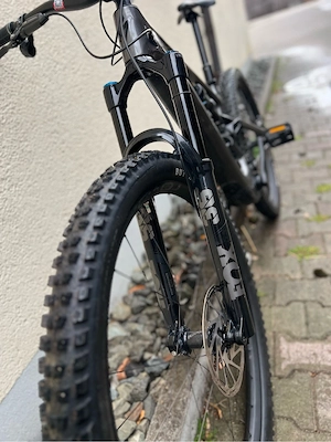 Specialized Turbo Levo E-MTB Carbon Fully. Bild 4