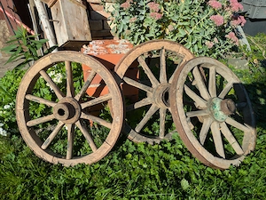 Alte Wagenräder