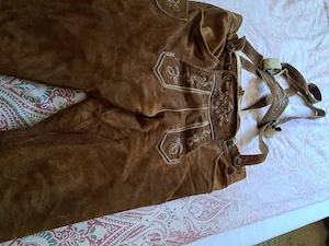 Lederhose  dreiviertel  Bild 3
