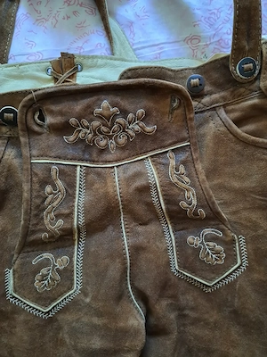 Lederhose  dreiviertel  Bild 2