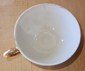 Bavaria Porzellan Kaffee- Teeservice mit Golddekor   5 Tassen, 6 Untertassen Bild 7