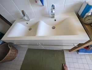 Doppelwaschbecken mit Unterschrank und Spiegelschrank Bad Bild 2