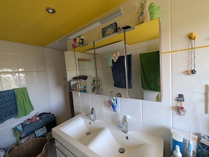 Doppelwaschbecken mit Unterschrank und Spiegelschrank Bad Bild 3