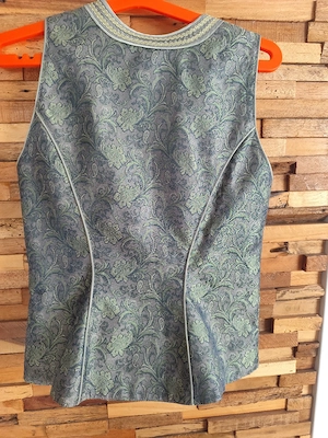 Wunderschönes Trachtengilet  Bild 3