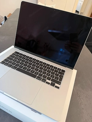 Apple MacBook Air 15,3  M4   16 GB RAM   256 GB SSD  Bild 5