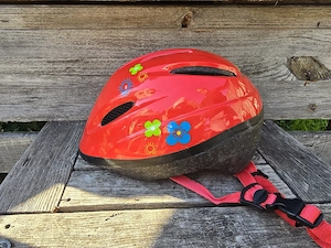 Helm Mit Blumendesign