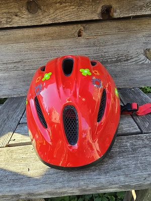 Helm Mit Blumendesign Bild 2