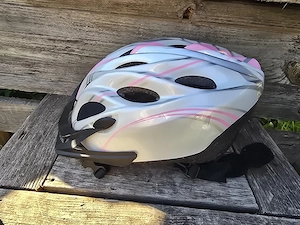 Helm Pink und Weiß