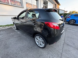 Mazda 2 Tüv neu Bild 3
