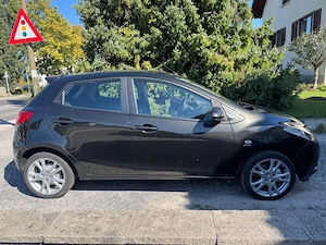 Mazda 2 Tüv neu Bild 2