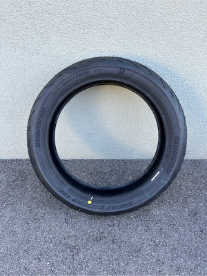 Bridgestone S22 150 60R17M