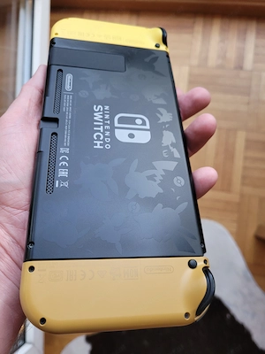 Switch Konsole (Let's go Pikachu Edition) inkl. Zubehör Bild 4