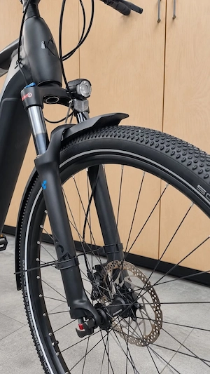 E Bike Cube Cross Hybrid Race Herren Trekkingrad Bild 5