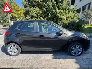 Mazda 2 Tüv neu Bild 2