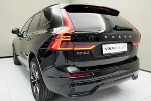 Volvo XC60 Plus, B5 Mild Hybrid, Benzin, Dark W-Paket Bild 12
