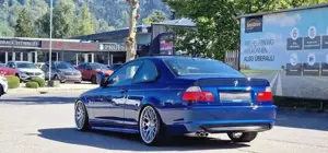 BMW 330 Bild 7