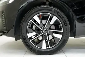 Volvo XC60 Plus, B5 Mild Hybrid, Benzin, Dark W-Paket Bild 4