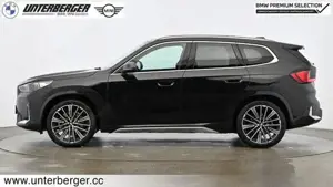 BMW iX1 xDrive30 xLine // elektr. Anhängerkupplung // Driving Assistant Bild 2