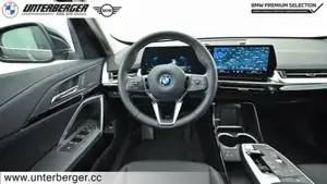 BMW iX1 xDrive30 xLine // elektr. Anhängerkupplung // Driving Assistant Bild 9