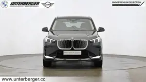 BMW iX1 xDrive30 xLine // elektr. Anhängerkupplung // Driving Assistant