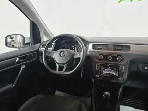 VW Caddy Bild 6