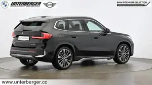 BMW iX1 xDrive30 xLine // elektr. Anhängerkupplung // Driving Assistant Bild 4