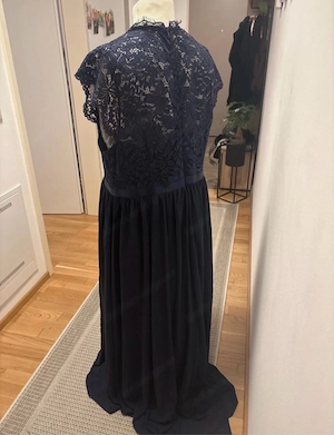 Ballkleid mit Herzausschnitt Bild 2