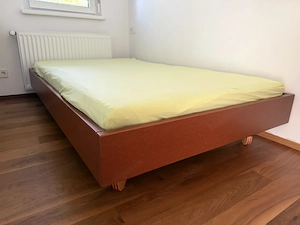 Tischlerbettgestell für eine 120 x 200 cm Matratze 