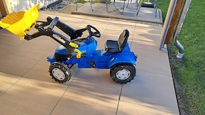 Trettracktor mit Schaufel und Kippfunktion Bild 2