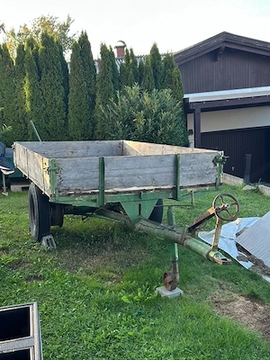 Anhänger Traktor Bild 2