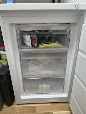 Kühlschrank und Regal zu verkaufen. Bild 3