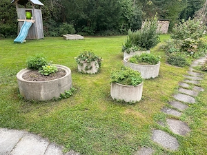 Betonrohre, Verwendung bisher als Hochbeete, zu verschenken