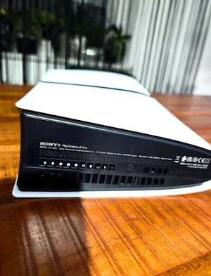PlayStation 5 Pro  Bild 2