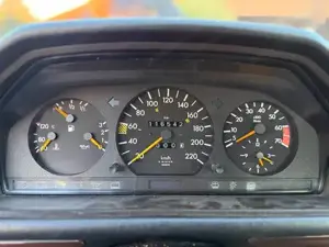 Mercedes benz w124 2.3 Bild 2
